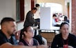 Imagen de archivo: una persona votando durante las elecciones municipales internas del 7 de junio pasado.
