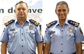 Comisario general director César Roberto Silguero Lobos y comisaria principal María Antonia Zamphiropolos de Velázquez, responsables de la unidad de la que desaparecieron las armas incautadas.