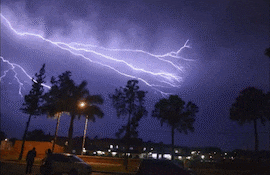 Gif tormenta eléctrica.