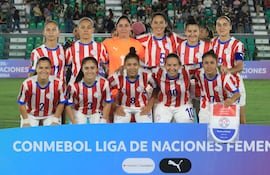 Formación de Paraguay que viene de golear por 8-0 a Bolivia, en Santa Cruz de la Sierra. La albirroja pelea por un puesto en el repechaje.