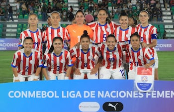 Formación de Paraguay que viene de golear por 8-0 a Bolivia, en Santa Cruz de la Sierra. La albirroja pelea por un puesto en el repechaje.
