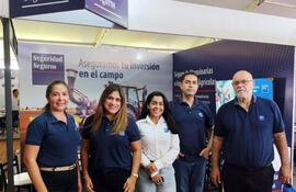 El equipo de Seguridad Seguros está disponible para ayudar a los productores del campo.