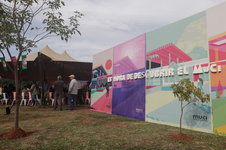 Fotografía del acto de inicio de la construcción del edificio del Museo de Ciencias del Paraguay (MuCI) este lunes, en Asunción (Paraguay).