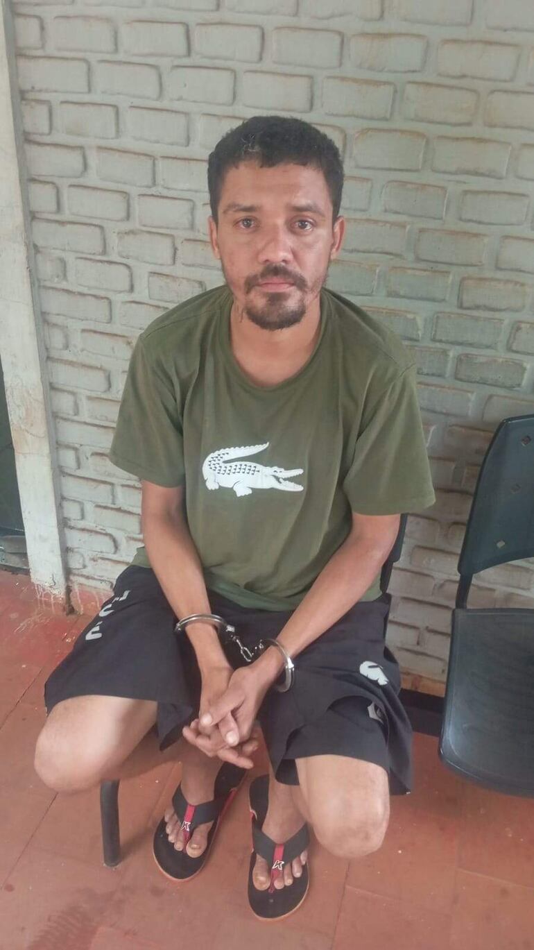 El brasileño detenido con la camioenta robada. 