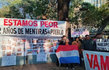 Exposición organizada por el Partido Paraguay Pyahura con motivo de del segundo aniversario de Gobierno de Santiago Peña.