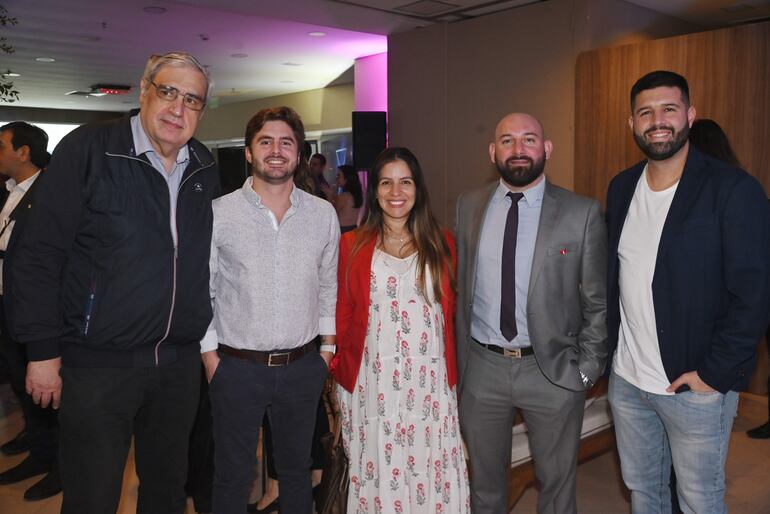 Francisco Sanfurgo, Federico Espínola, Alejandra Gómez, Ángel Almada y Orlando "Bicho" Riveros. 