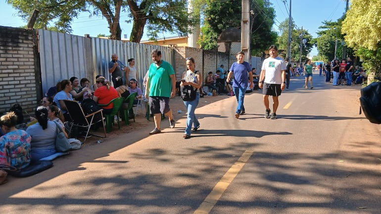 Caos en examen de ingreso del Colegio Técnico Nacional