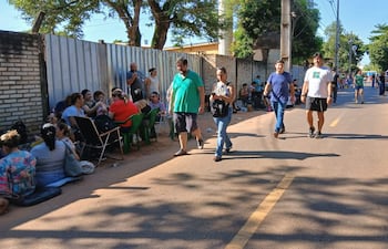 "Fue un caos", lamentaron familias sobre el examen de ingreso al Técnico Nacional.