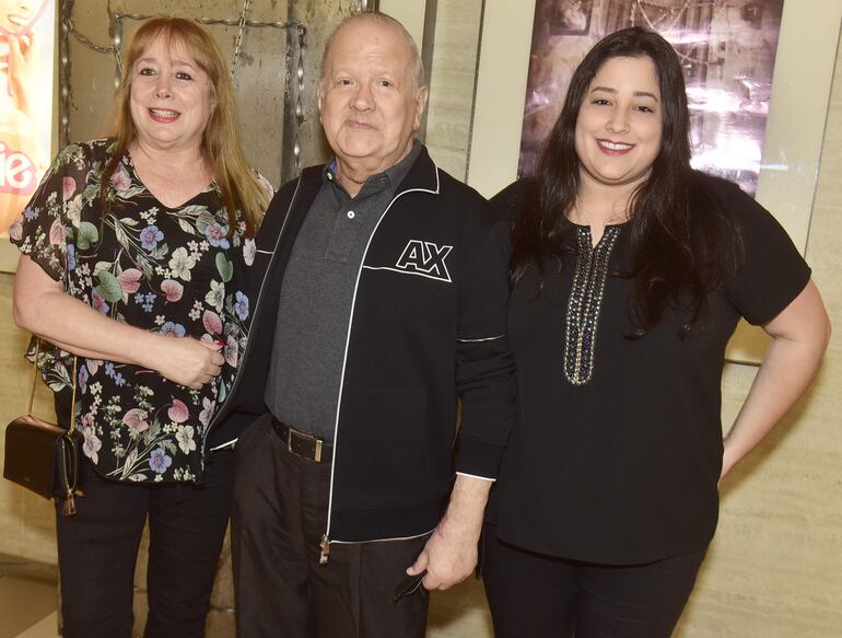 Lilian Abdo, Carlos Saguier y María Saguier Abdo.
