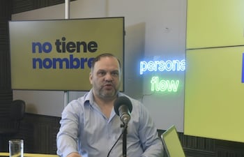 Senador Mario Varela (ANR-Independiente).