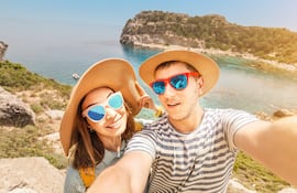 Pareja de vacaciones.