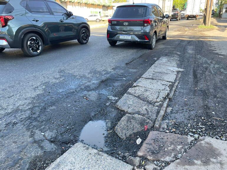 Vista de la avenida Eusebio Ayala casi Jow Von Sastrow, en zona del ex kilómetro 5, Asunción.