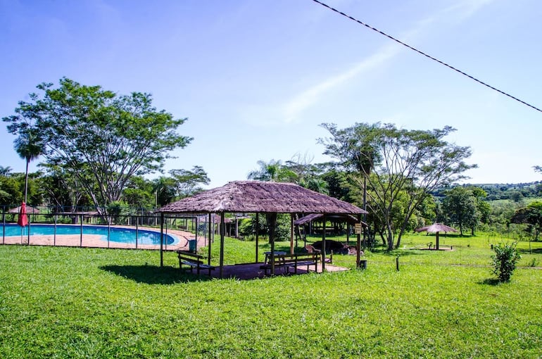 Área de la piscina de Chacurrú Ecoturismo.