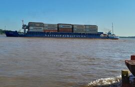 El dragado de los ríos es fundamental para no interrumpir la navegabilidad durante una bajante.