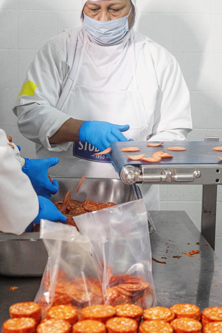 Studenko crece con Encarnación.