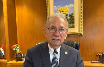 Prof. Dr. José V. Altamirano Aquino, rector de la Universidad Privada María Serrana.