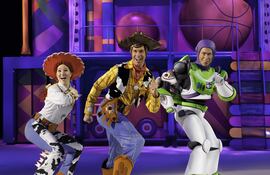 Los personajes de la emblemática película sobre juguetes animados "Toy Story" conforman uno de los cuadros de la puesta.