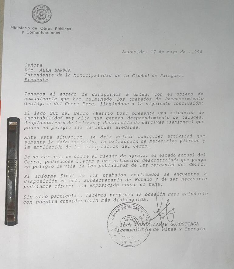 Según el informe geológico del MOPC, el área corre un riesgo extremo de desprendimientos y deslizamientos de laderas.