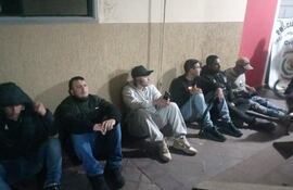 Hinchas del Colo Colo fueron retenidos por dar positivo al alcotest antes del partido.