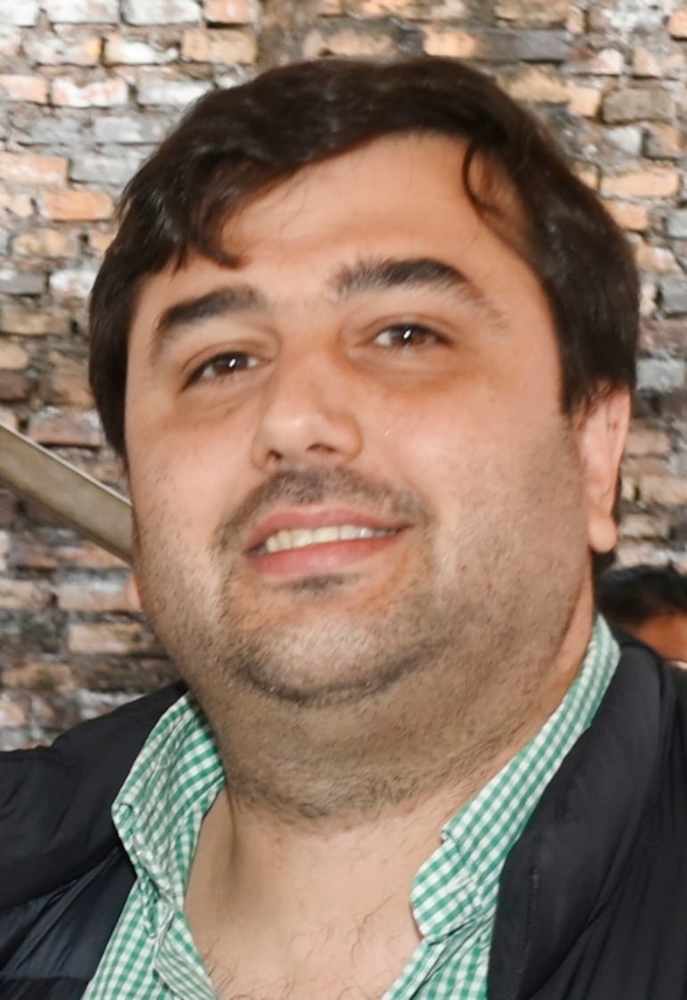 Juan C. Pettengill, proveedor.