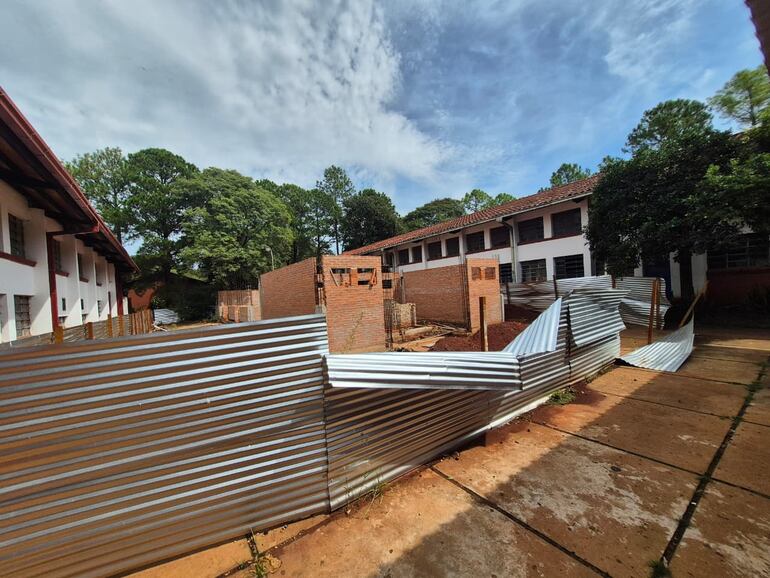 Encarnación: Estudiantes del CTN exigen rubros docentes, reparaciones en la institución y acceso a almuerzo escolar