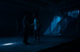 Pablo Martínez y Lucas Caballero entregan sólidas interpretaciones en la película "No entres".