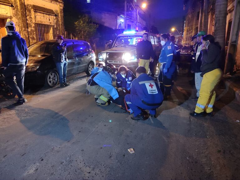 Funcionario de Aseo Urbano es atropellado por motociclista en Asunción