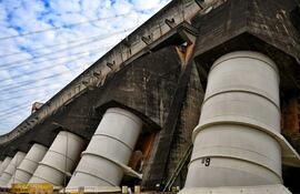 Paraguay lidera en la generación anual de energía, tanto en capacidad como en volumen.