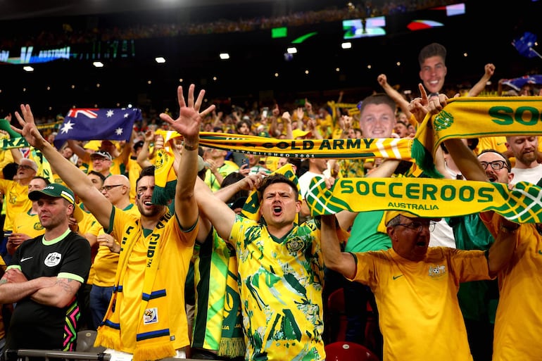 Celebración de los socceroos en las gradas.