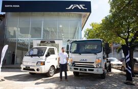 Santa Rosa Paraguay amplía su portafolio con la incorporación de la línea de camiones JAC, apuntando al mercado de transporte de carga.