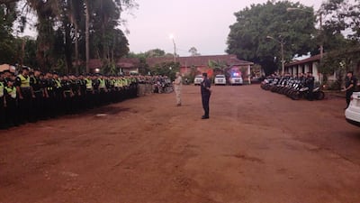 La formación del personal en el patio de la Dirección de Policía marcó el inicio del operativo de control preventivo.