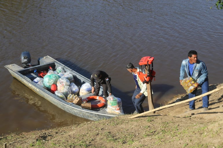 A Banco'i solo se llega en bote por el río Manduvira.