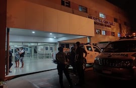Agentes fiscales y policiales llegaron hasta el Hospital San Pablo tras la denuncia de supuesta negligencia médica.