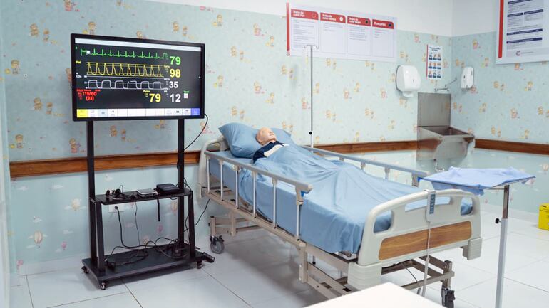 Uno de sus avances estructurales más relevantes es la creación de su futuro Hospital Universitario, actualmente habilitado como policlínica, concebido como espacio de formación clínica.