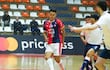 Diego Poggi, uno de los goleadores de Cerro Porteño, en el juego y victoria contra Nacional de Uruguay. Volverán a jugar este viernes, peleando por posiciones del 5° a 8° puestos.