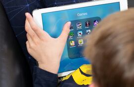 Establecer límites de horarios es una de las recomendaciones de los especialistas para reconectar a los niños con la realidad.