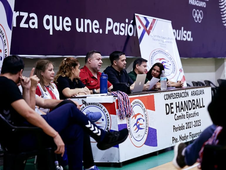 Mesa técnica para el XL Campeonato Nacional de Handball Femenino y Masculino de Mayores 2026, que se disputa en el SND.