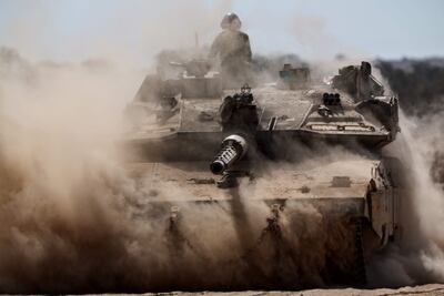 Un tanque israelí cerca de la frontera con Gaza.