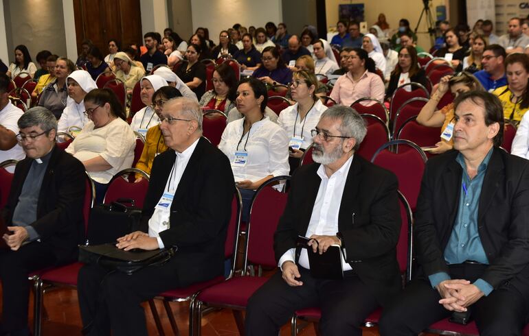Participaron de dichas jornadas académicas los directores generales y pedagógicos de las más de 500 instituciones educativas dependientes de la Conferencia Episcopal Paraguaya, invitados especiales y agentes pastorales.