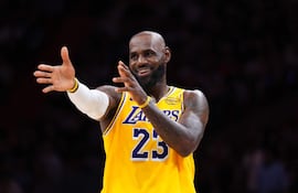 LeBron Raymone James (41 años) iguala récord de partidos jugados en la NBA.
