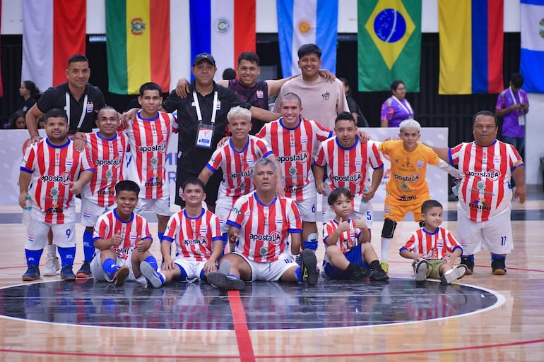La selección paraguaya de talla baja, campeón de América en Asunción 2025. Es vicecampeona del mundo y nuevamente quieren tentar el cetro en Marruecos, en noviembre próximo.