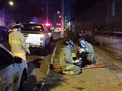 Motociclista sufre lesiones en accidente de tránsito sobre la avenida Luis María Argaña.
