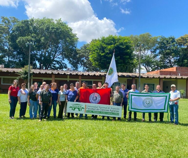 Docentes de la Facultad de Ciencias Agrarias de la UNA, filial Pedro Juan Caballero.