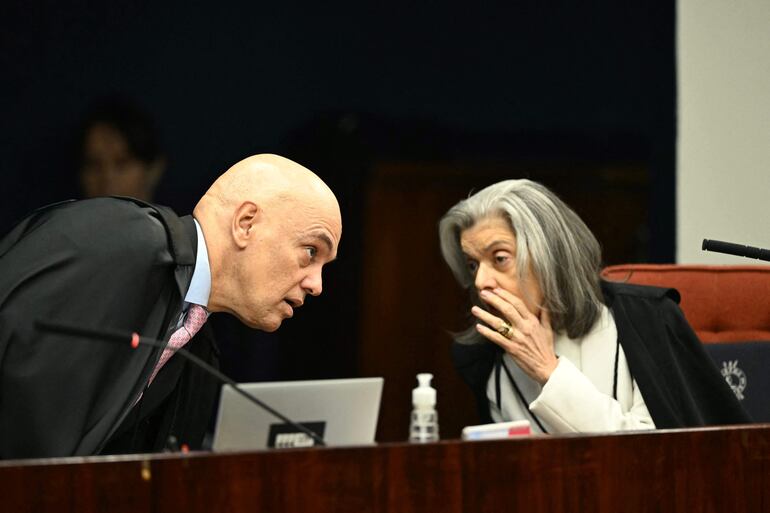 Los magistrados de la Corte Suprema de Brasil: Carmen Lucia (d) y Alexandre de Moraes (I).