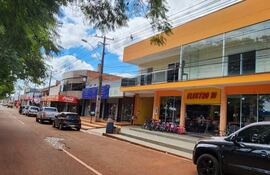 Centro comercial de Katuete, la emergente y pujante ciudad de Canindeyú, que será sede episcopal.