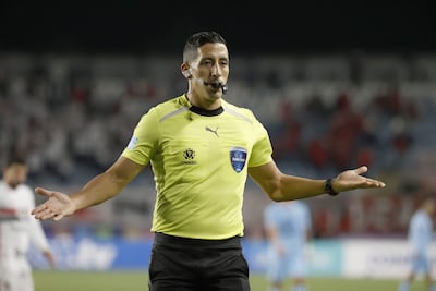 Yael Cristian Falcón Pérez, árbitro argentino de 37 años.