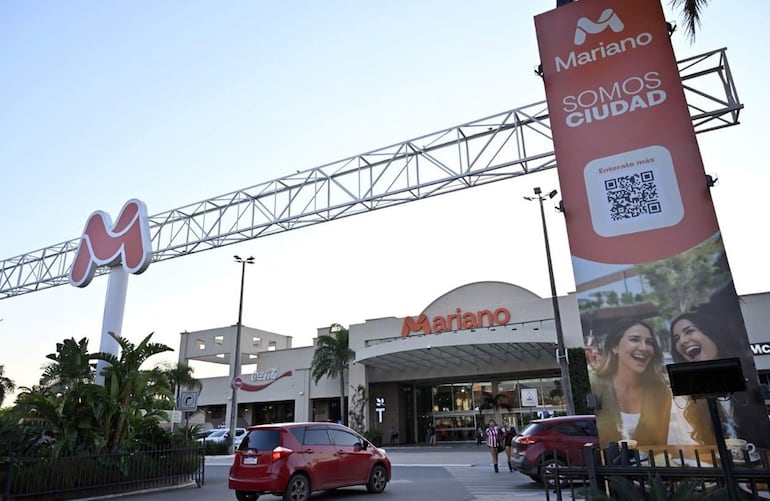 El shopping Mariano es uno de los principales puntos de referencia.