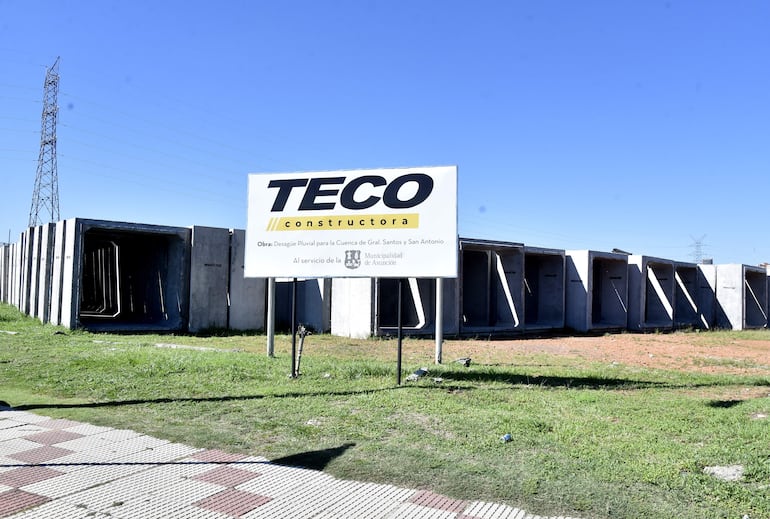 Tuberías celulares para la obra de desagüe pluvial ya están acopiadas en la Costanera Norte.