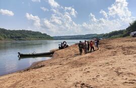 El adolescente fue arrastrado por el río Paraná.