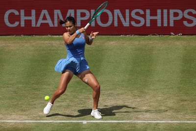 Emma Raducanu, campeona del Abierto de Estados Unidos 2021, va por el título de Queen's contra la croata croata Donna Vekic.